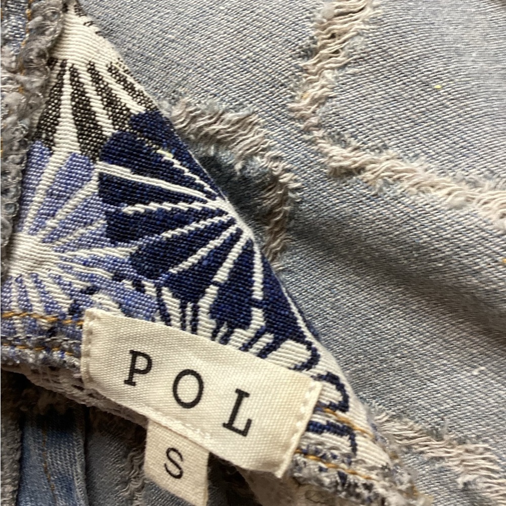 POL Blue and Cream Patterned Fabric - Picture 7 of 7